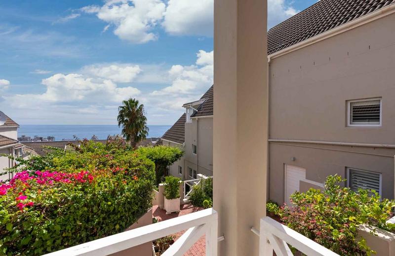 2 Bedroom Property for Sale in Sea Point Western Cape